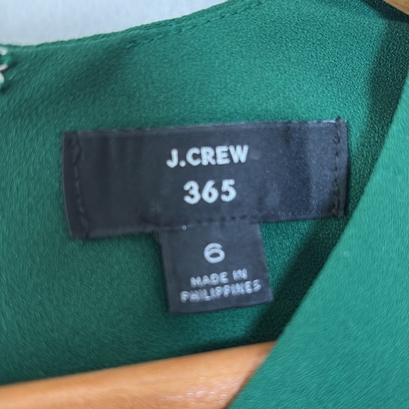 J.Crew Cropped long-sleeve top in 365 crepe Emerald Jade Green Size 6 - Picture 2 of 16